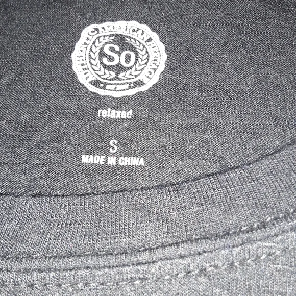 Set of 3 tee shirt tops, womens sz small - Picture 7 of 7